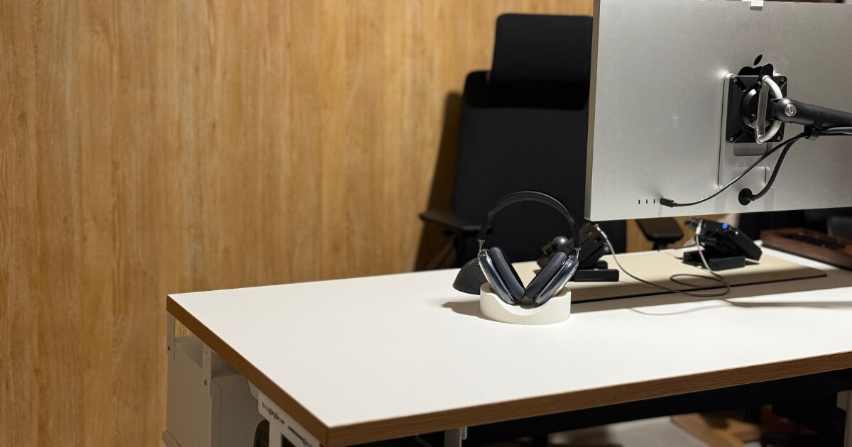 ガチレビュー】PREDUCTSデスクを1年間以上使用してきたので良い点悪い 