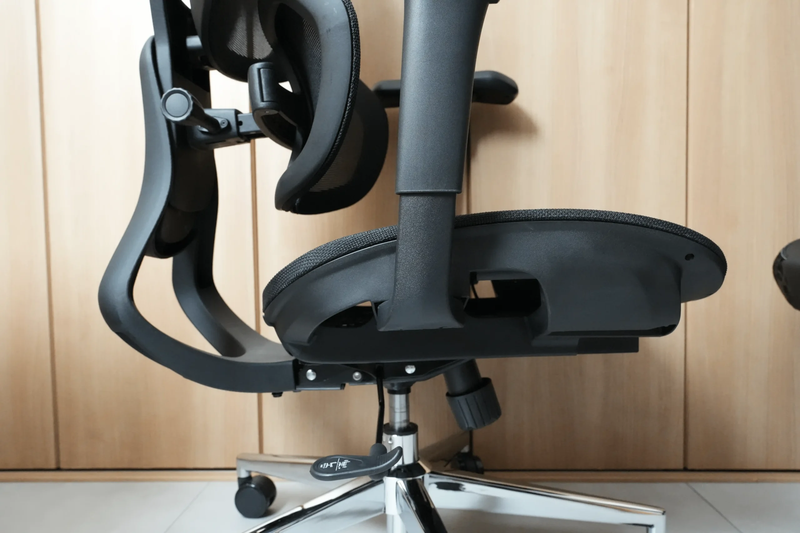 FLEXISPOT C8レビュー：オフィスチェア迷子の人は見て。【フレキシ 