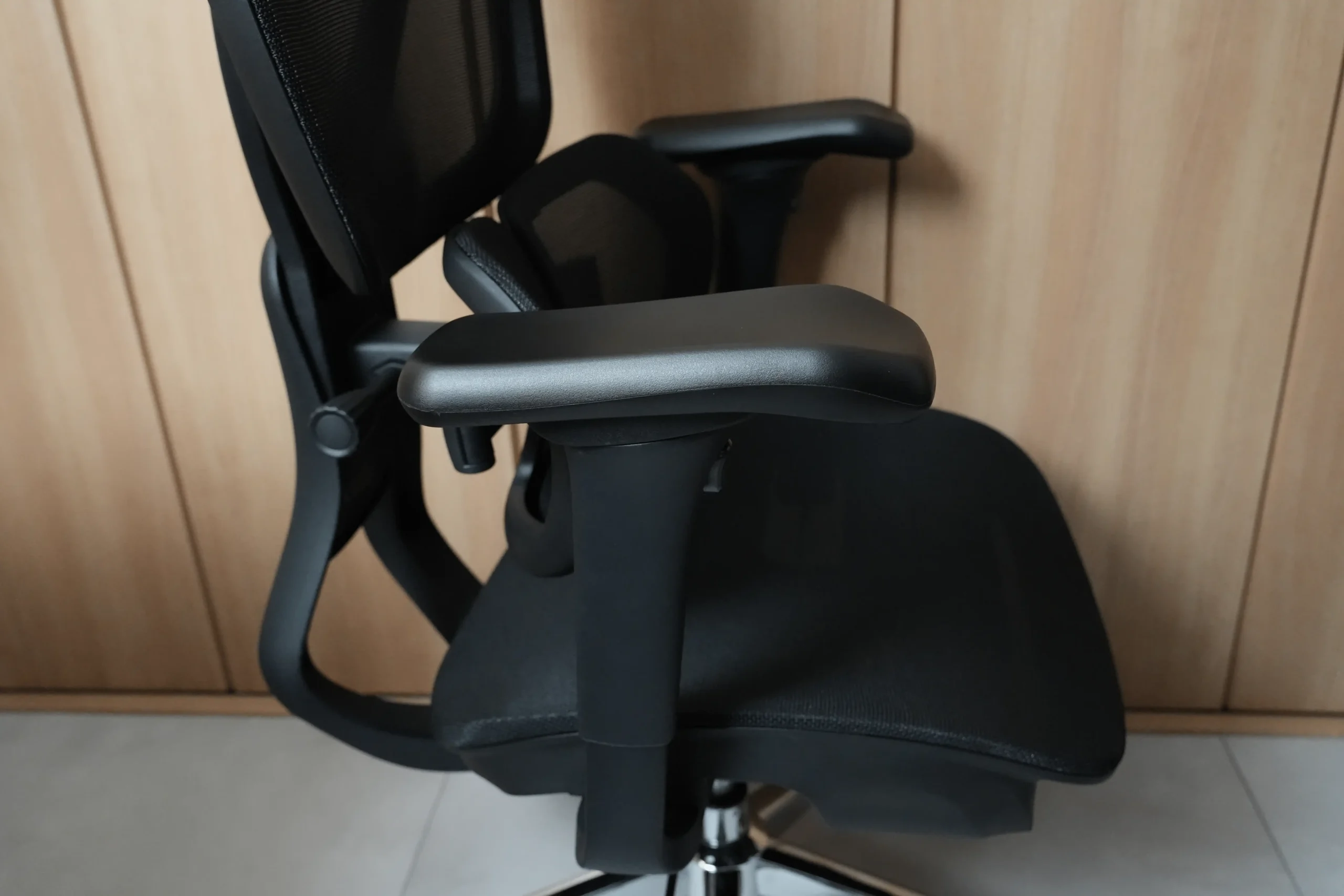 FLEXISPOT C8レビュー：オフィスチェア迷子の人は見て。【フレキシ 