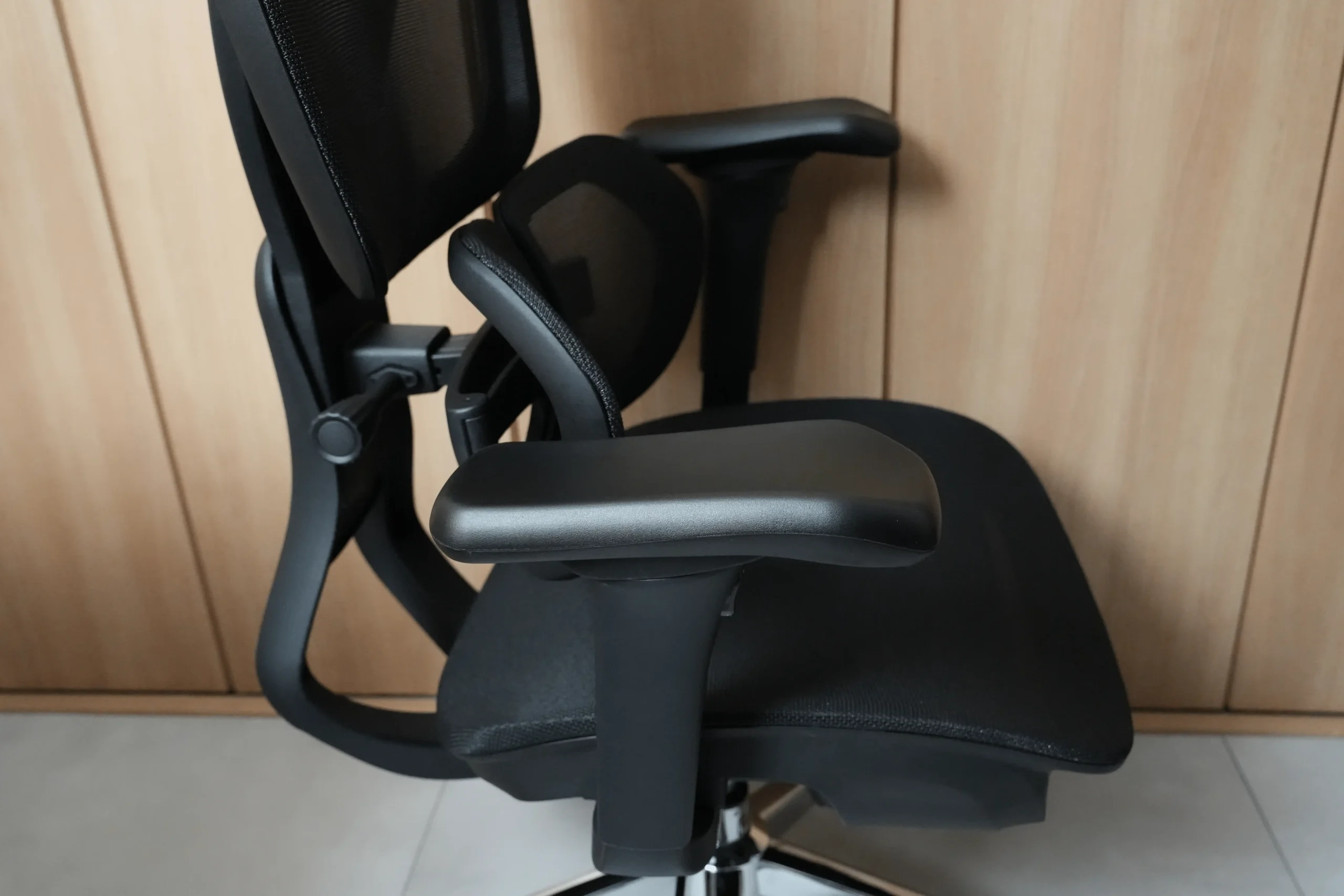 FLEXISPOT C8レビュー：オフィスチェア迷子の人は見て。【フレキシ 