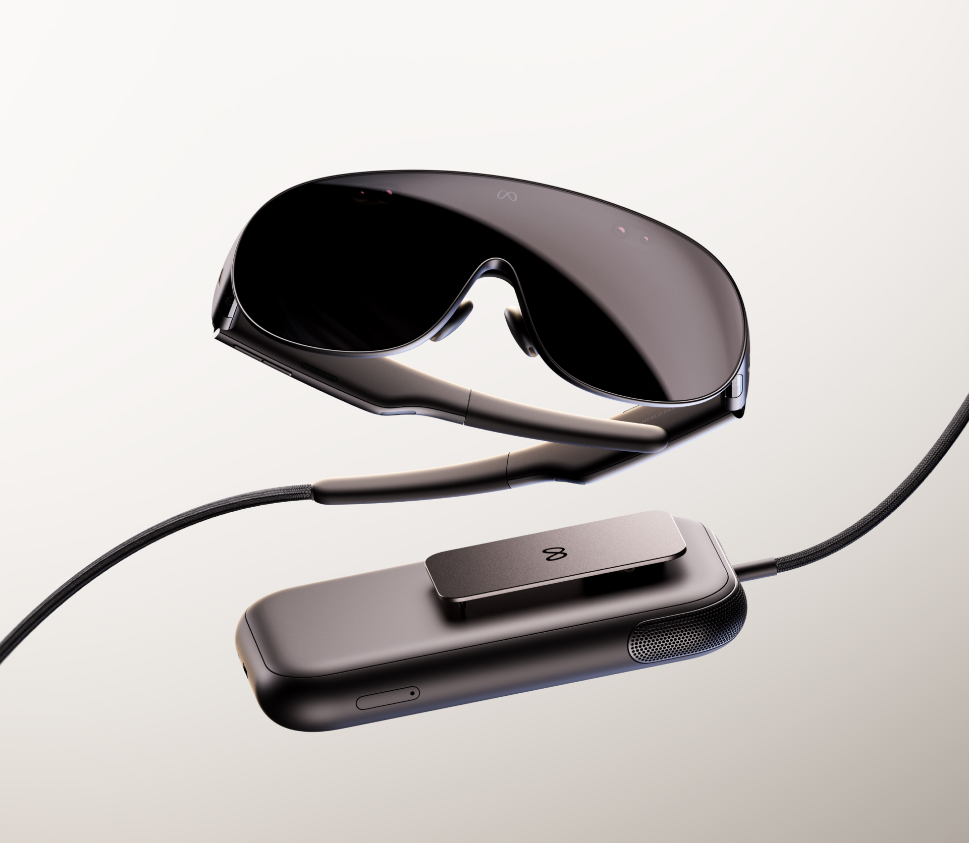 Meta VR Glasses本体とケーブルでつながる外付けパック